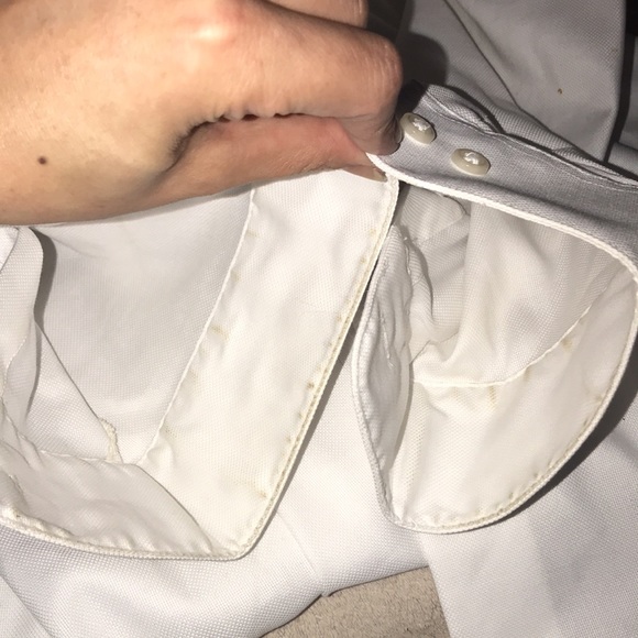 Van Heusen XL 17 32/33 wrinkle free white long sleeved button down stained - Picture 7 of 8